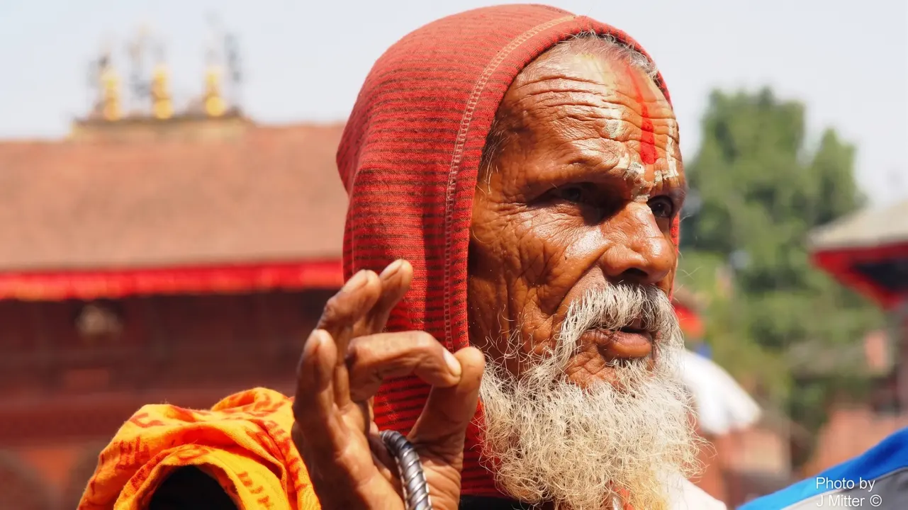 Kathmandu Region: Sadhu (wörtlich "Guter") ist im Hinduismus ein Oberbegriff für jene, die sich einem religiösen, teilweise streng asketischem Leben verschrieben haben.