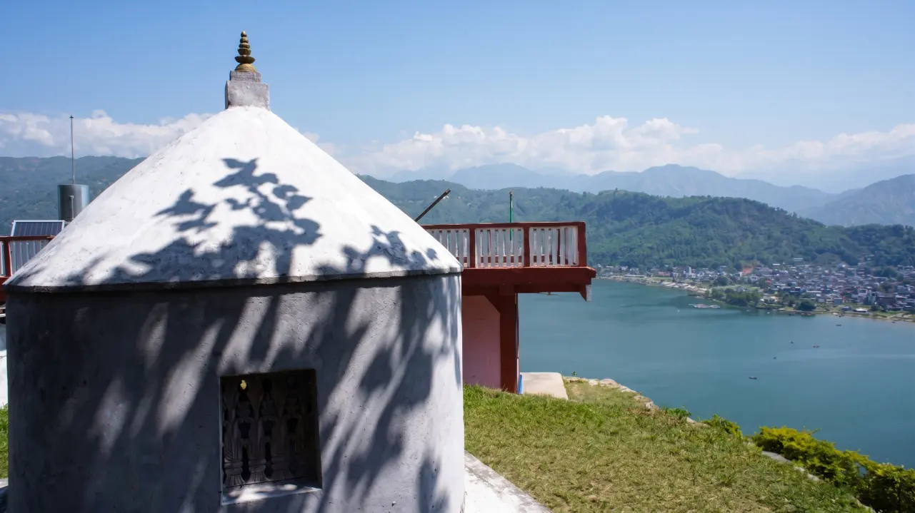 Blick auf Pokhara am Phewa-See