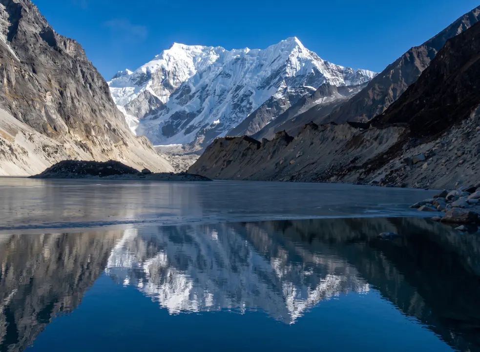 Der See Tsho-Rolpa