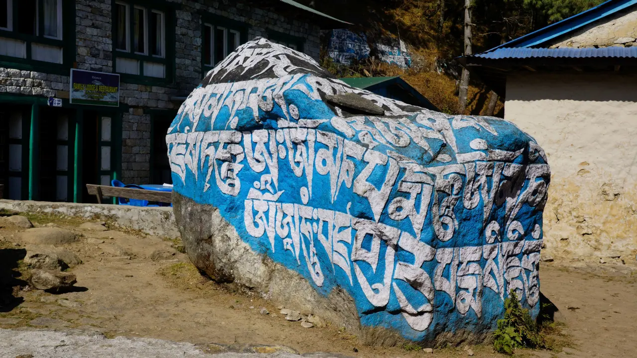 Mani-Mauer, Everest Trekking