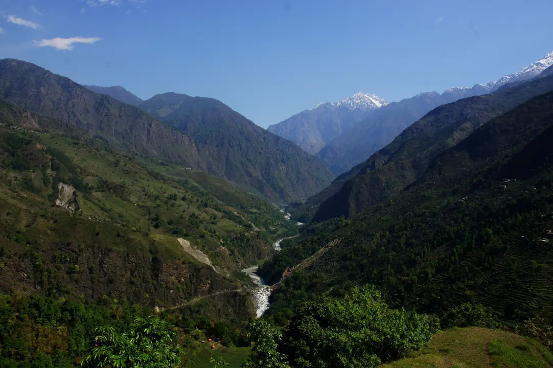 Tal Richtung Lapubesi, Annapurna Trekking