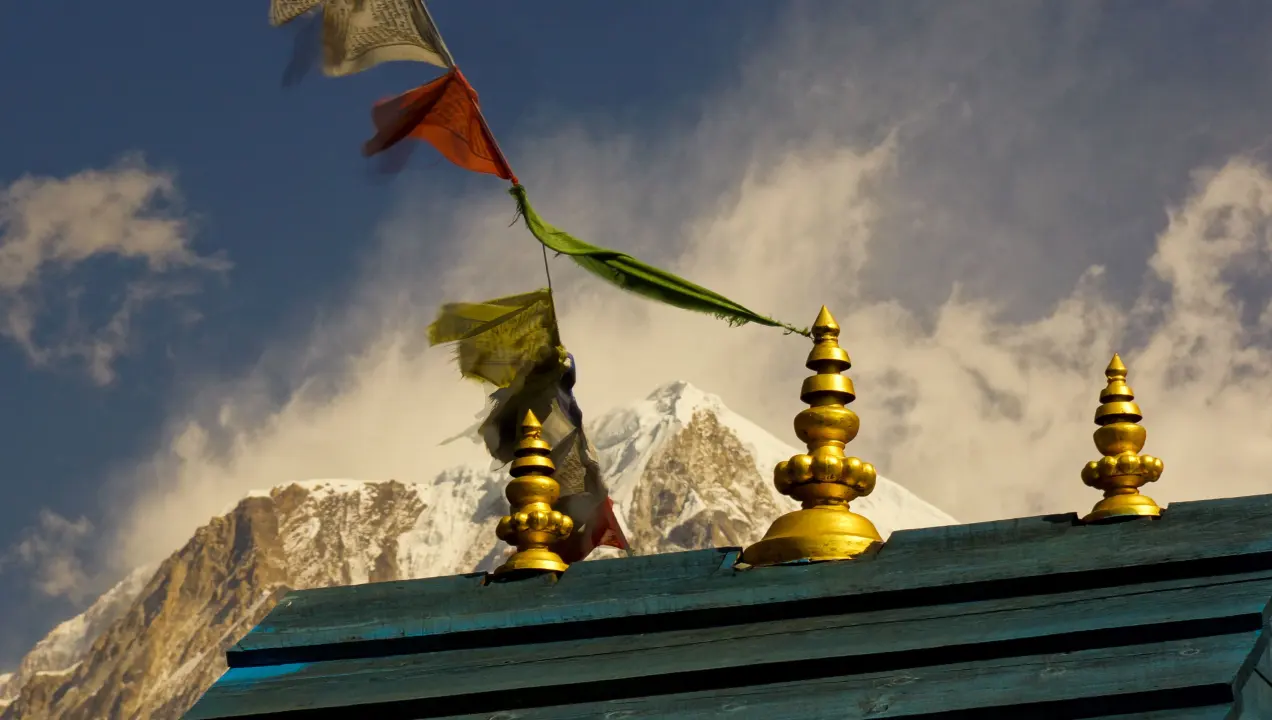 Kleines Kloster auf dem Weg, Makalu-Baruntse Trekking