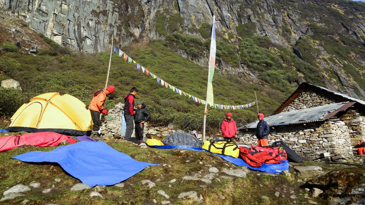 Makalu-Baruntse Trekking