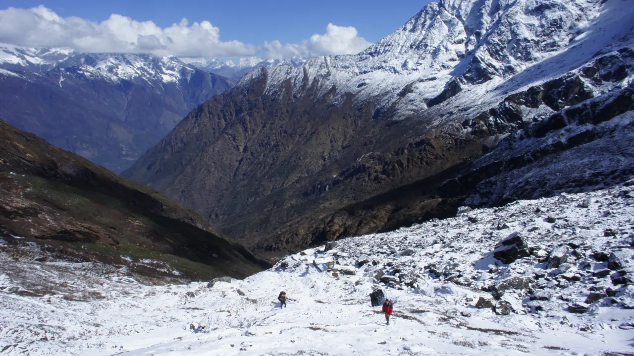 Zatrewa-La-Pass