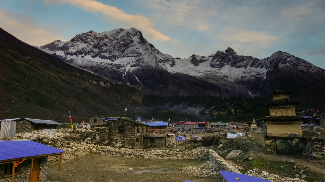 Manaslu Trekking
