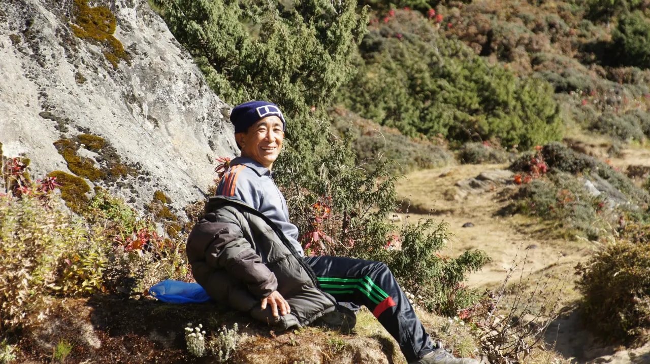 Unser Man Bahandur macht Pause, Everest Trekking