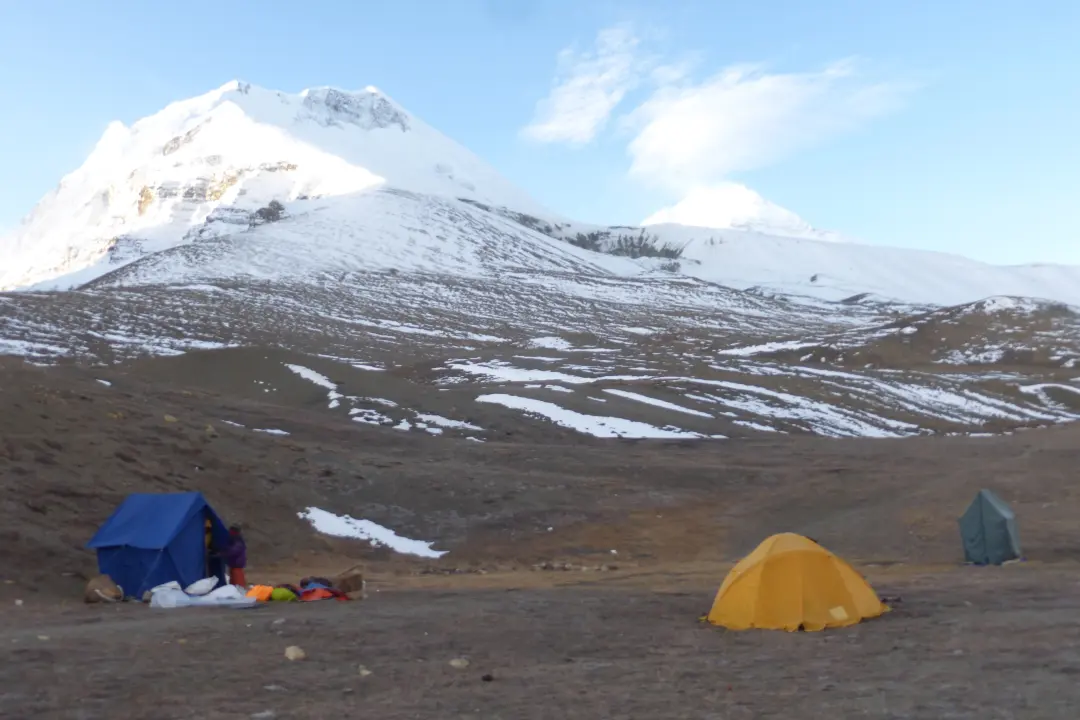 Kleines Camp am Dhampus Peak, Dhaulagiri Trekking