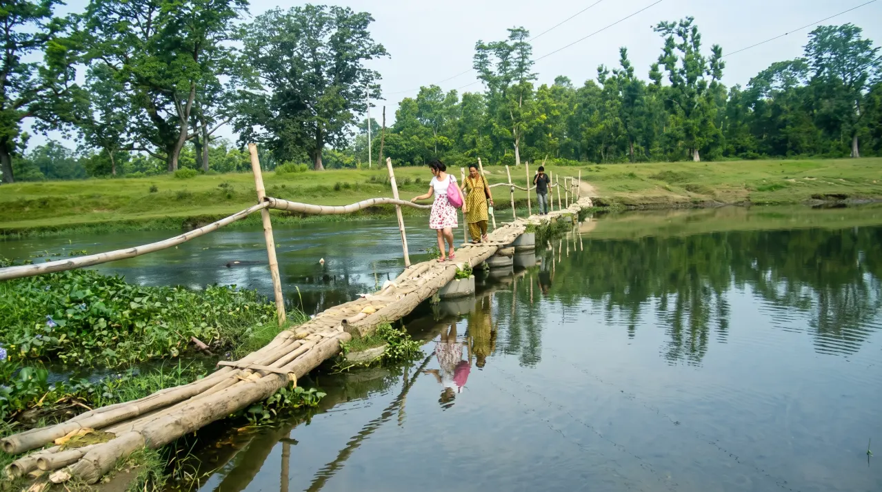 Dschungelwanderungen im Chitwan NP /Brücke