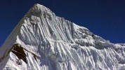 Everest Trekking, Riffeleis, gesehen aus der Lodge in Chukung.