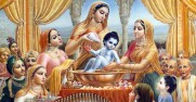 Krishna Janmashtami, Sri Krishna Janmastami Festival
Nach dem hinduistischen Mondkalender fällt es auf den achten Tag des Monats Shravan, nach modernem Kalender wird das Fest meist im August gefeiert.