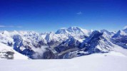 Khumbu Range, Die gewaltige Khumbu-Range mit dem Mount Everest in der Bildmitte