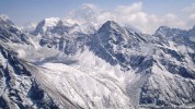 Gokyo Ri, Blick am Gokyo-Ri. Im Hintergrund der Lhotse und der Mount Everest.